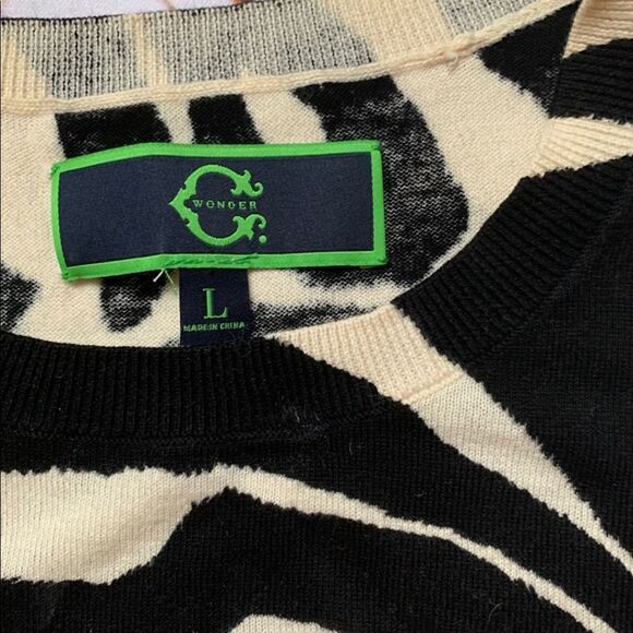 C. Wonder Zebra Stripe Sweater Large - Picture 2 of 3